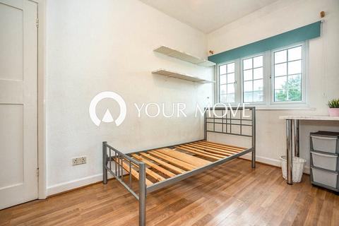 3 bedroom semi-detached house to rent, Admiral Seymour Road, London SE9