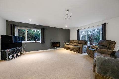 3 bedroom bungalow for sale, South Facing Garden on Gartree Court, Melton, LE13 0RF