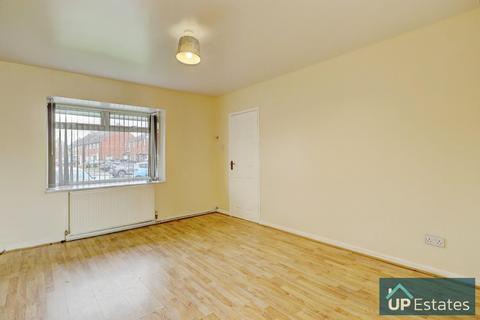 3 bedroom semi-detached house to rent, Owenford Road, Coventry