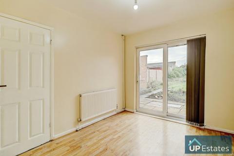 3 bedroom semi-detached house to rent, Owenford Road, Coventry