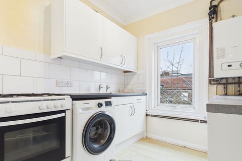2 bedroom flat to rent, St. Andrews Road, Southsea, PO5