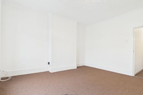 2 bedroom flat to rent, St. Andrews Road, Southsea, PO5