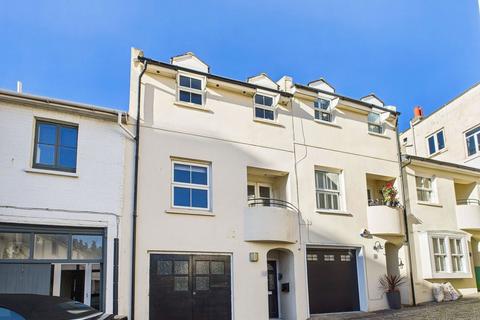 undefined, Eastern Terrace Mews, Brighton, BN2 1EP