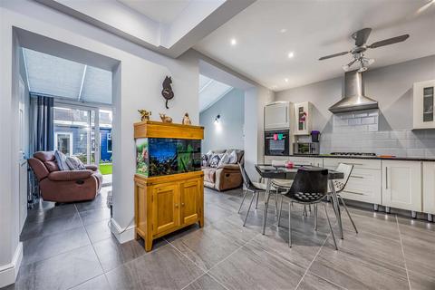 3 bedroom end of terrace house for sale, Lovett Road, Portsmouth PO3