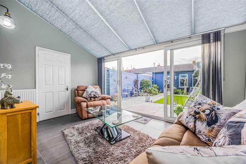 3 bedroom end of terrace house for sale, Lovett Road, Portsmouth PO3