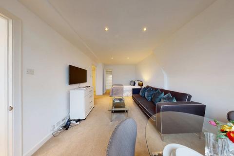 Studio to rent, Hill Street, London W1J