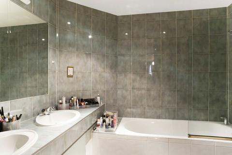 2 bedroom flat to rent, Kings Road, London SW3