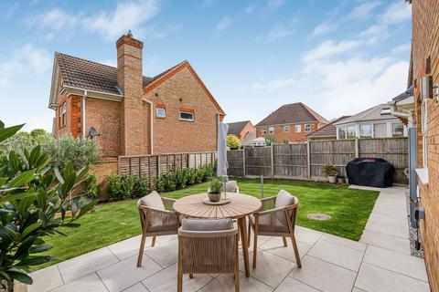 4 bedroom detached house for sale, Flamsteed Drive, Hinchingbrooke Park, Huntingdon.