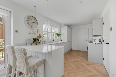 4 bedroom detached house for sale, Flamsteed Drive, Hinchingbrooke Park, Huntingdon.
