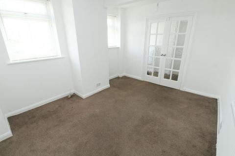 2 bedroom flat for sale, Leigh-on-Sea SS9
