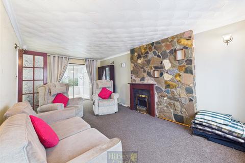 3 bedroom terraced house for sale, Grapnells, Basildon, Essex, SS16