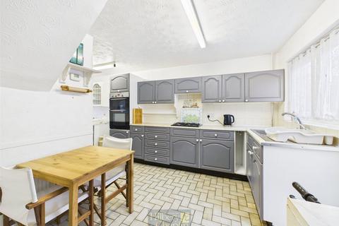 3 bedroom terraced house for sale, Grapnells, Basildon, Essex, SS16