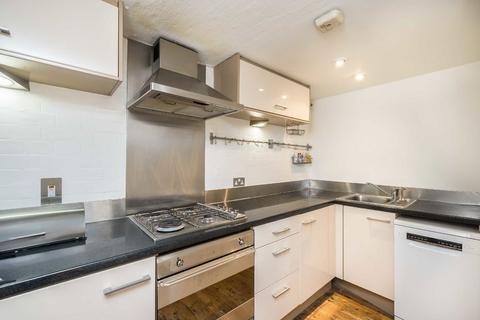 1 bedroom flat for sale, Amies Street, London SW11