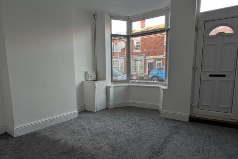 3 bedroom terraced house to rent, Fourth Avenue, Goole, Yorkshire