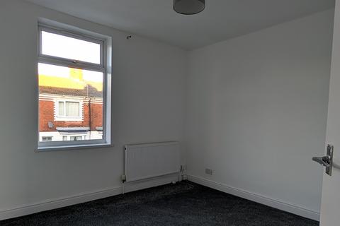 3 bedroom terraced house to rent, Fourth Avenue, Goole, Yorkshire