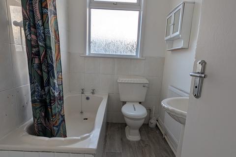 3 bedroom terraced house to rent, Fourth Avenue, Goole, Yorkshire