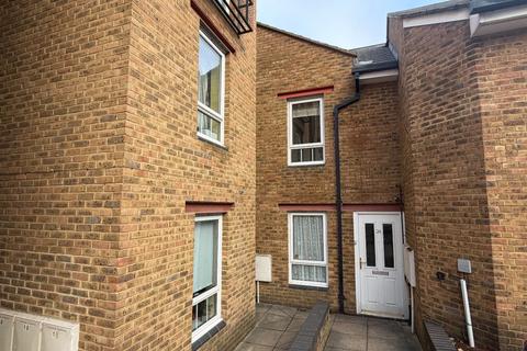 2 bedroom apartment to rent, Pleasant Row, Gillingham, Kent, ME7 5QX