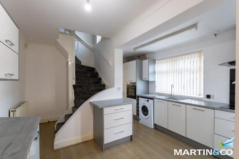 3 bedroom end of terrace house to rent, Reginald Road, Bearwood, B67