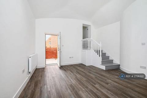 undefined, Lynchford Road, Farnborough, GU14