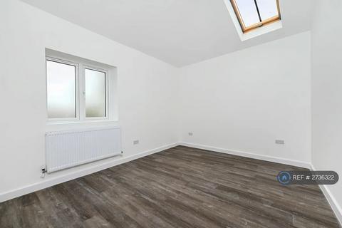 undefined, Lynchford Road, Farnborough, GU14