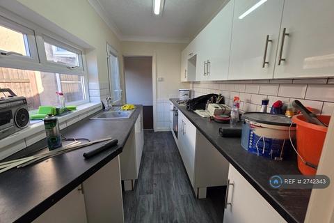 3 bedroom semi-detached house to rent, Ashby High St, Scunthorpe, DN16