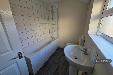 3 bedroom semi-detached house to rent, Ashby High St, Scunthorpe, DN16
