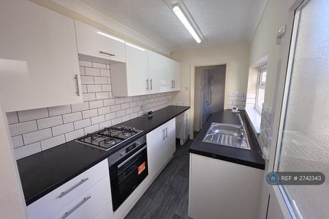 3 bedroom semi-detached house to rent, Ashby High St, Scunthorpe, DN16