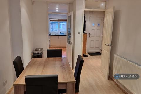 2 bedroom terraced house to rent, Canterbury Place, London, SE17