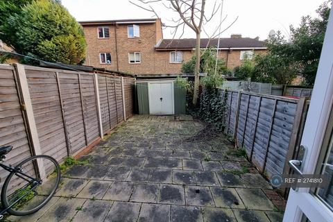 2 bedroom terraced house to rent, Canterbury Place, London, SE17