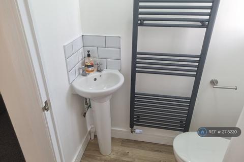 2 bedroom semi-detached house to rent, Pebblebrook Way, Bedworth, CV12