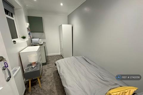 1 bedroom in a house share to rent, St. Eanswythe Way, Folkestone, CT20
