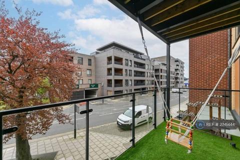 2 bedroom flat to rent, Sherrans House, London, NW9