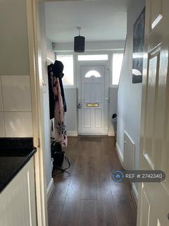 3 bedroom semi-detached house to rent, Barrington Avenue, Hull, HU5