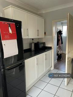 3 bedroom semi-detached house to rent, Barrington Avenue, Hull, HU5
