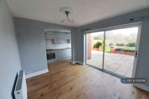 4 bedroom semi-detached house to rent, Beech Avenue, York, YO24