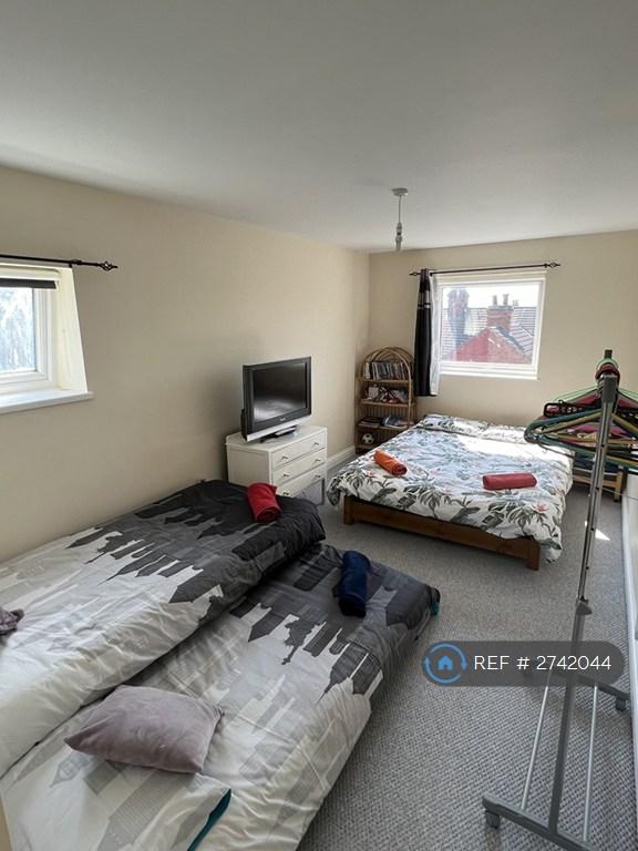 Bedroom 4 (Second Floor)