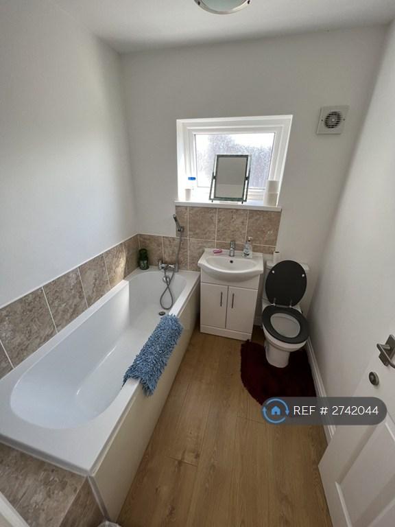 Bathroom 3 (Second Floor)