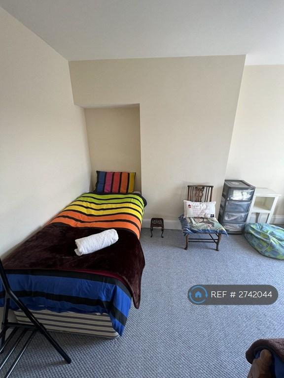 Bedroom 5 (Second Floor)