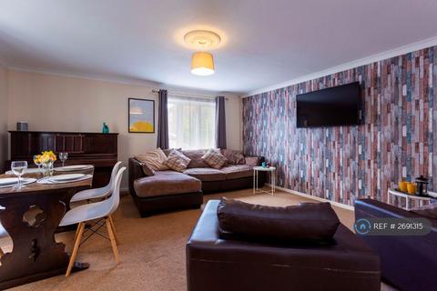 7 bedroom end of terrace house to rent, School Lane, Egham, TW20