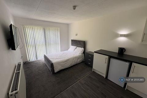 1 bedroom in a house share to rent, Rochdale Road, Denshaw, Oldham, OL3