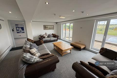 1 bedroom in a house share to rent, Rochdale Road, Denshaw, Oldham, OL3