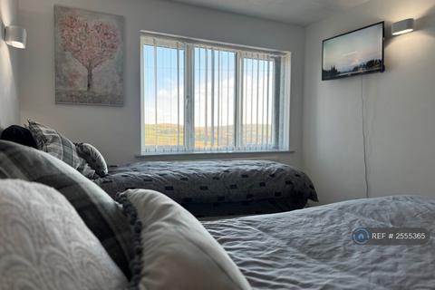 1 bedroom in a house share to rent, Rochdale Road, Denshaw, Oldham, OL3