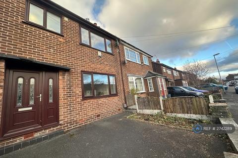 3 bedroom semi-detached house to rent, Norfolk Crescent, Failsworth, Manchester, M35