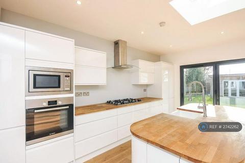 4 bedroom semi-detached house to rent, Sidcup Road, London, SE9