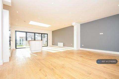 4 bedroom semi-detached house to rent, Sidcup Road, London, SE9