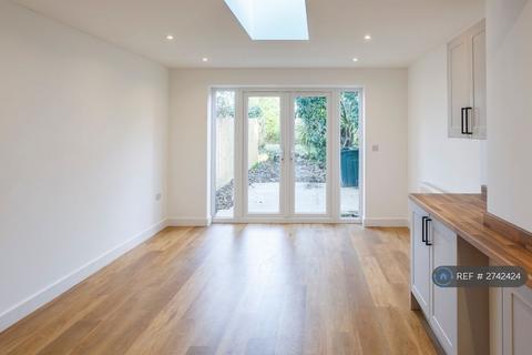 2 bedroom semi-detached house to rent, Hylands Cottage, Kent, TN26