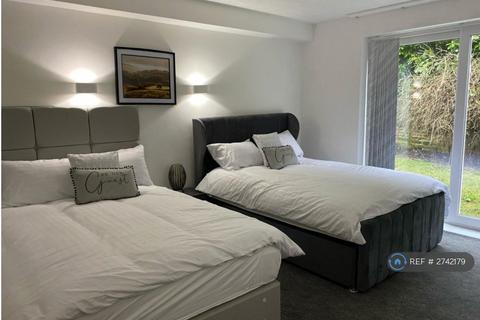 1 bedroom in a house share to rent, Rochdale Road, Denshaw, Oldham, OL3