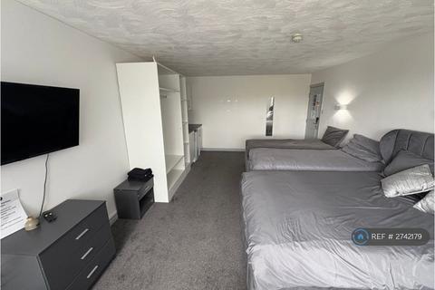 1 bedroom in a house share to rent, Rochdale Road, Denshaw, Oldham, OL3