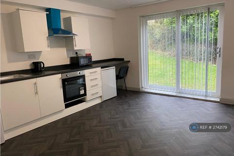 1 bedroom in a house share to rent, Rochdale Road, Denshaw, Oldham, OL3