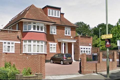 2 bedroom house for sale, Holders Hill Road, London